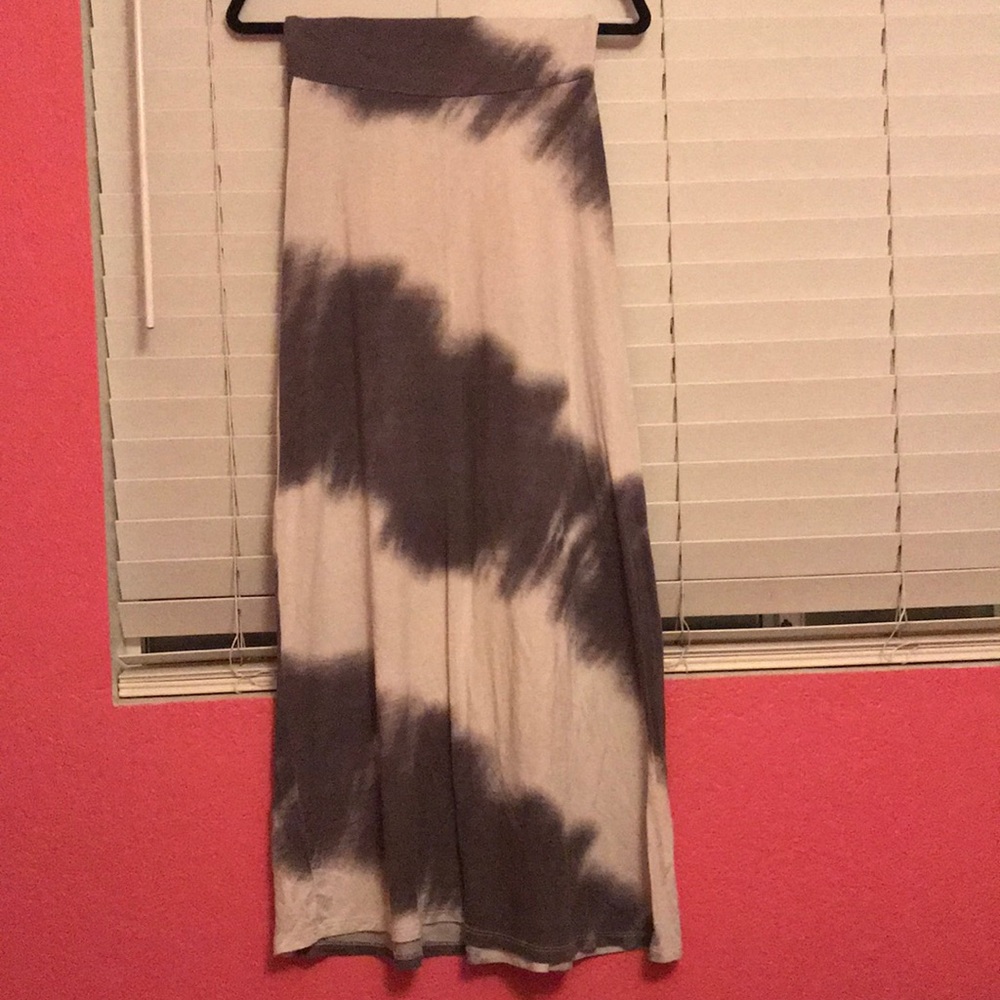 Gray/white tie die maxi skirt